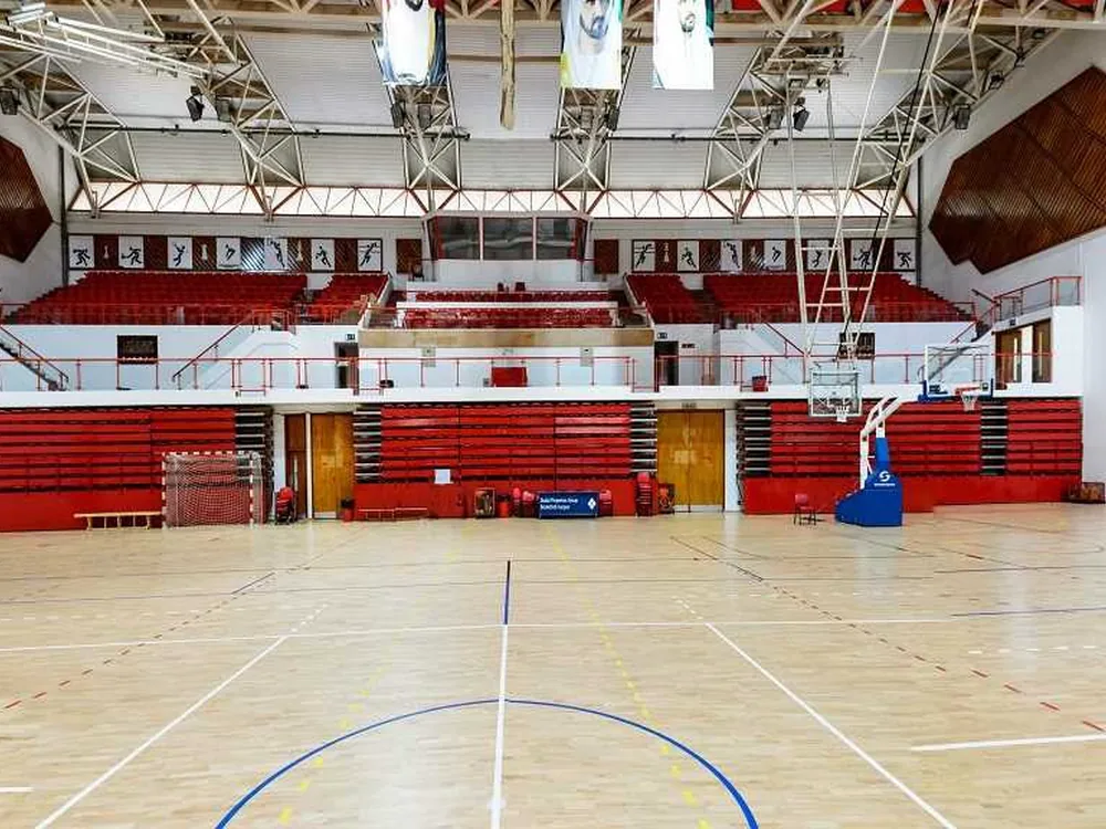 Shabab Al Ahli Club — Red Hall